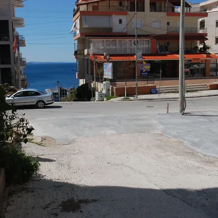 Nikos And 3* Sarandë