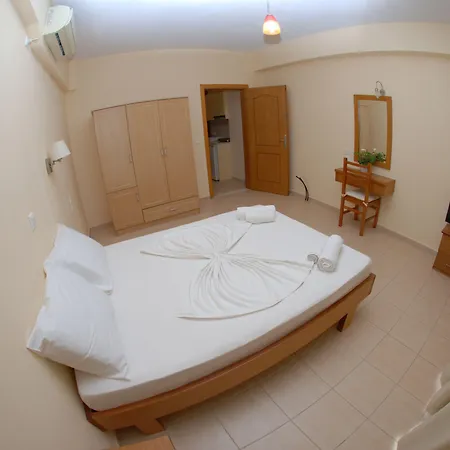 Nikos And 호텔 Sarandë