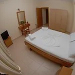 Nikos And Hotel 3*