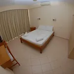 Nikos And Hotel 3*